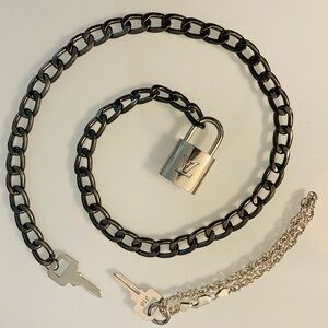 Auth LV Silver Padlock 2 Keys #318